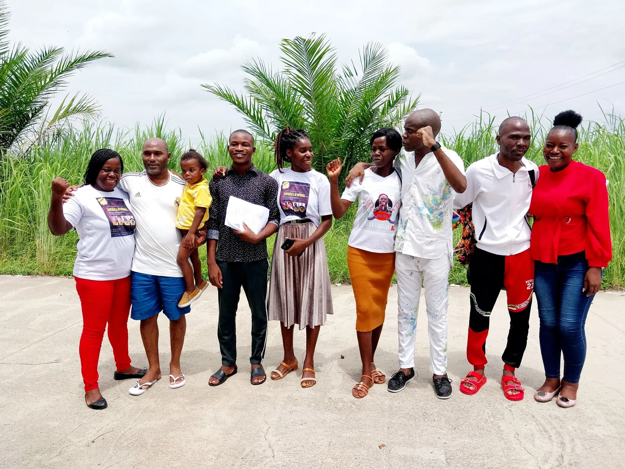 Quatro presos políticos libertados em Angola no meio de preocupações contínuas sobre os direitos humanos